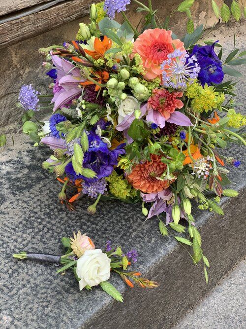 Blomster bundet af Fiol Blomster